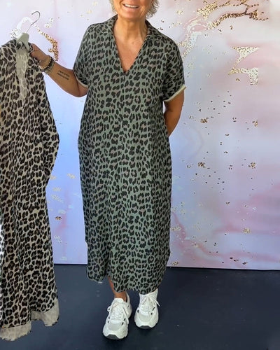 Elegant og behagelig leopardkjole